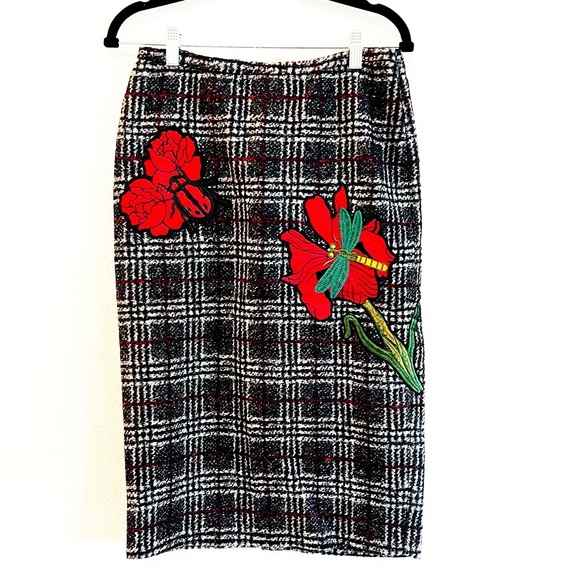 Philosophy Wool Plaid Midi Skirt Red Flower Appliqués - Picture 4 of 10